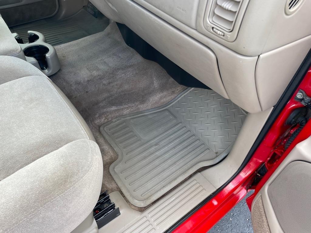 Chevrolet Silverado 1500 Ext Cab 143.5" WB LS 2003