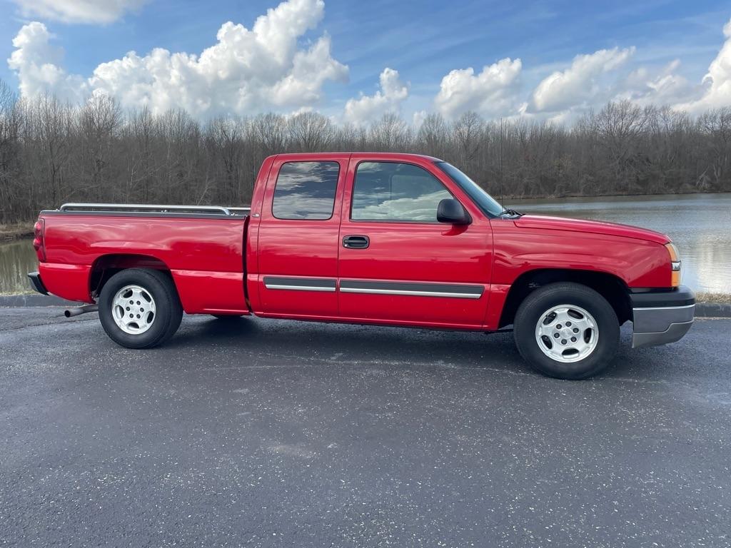 Chevrolet Silverado 1500 Ext Cab 143.5" WB LS 2003