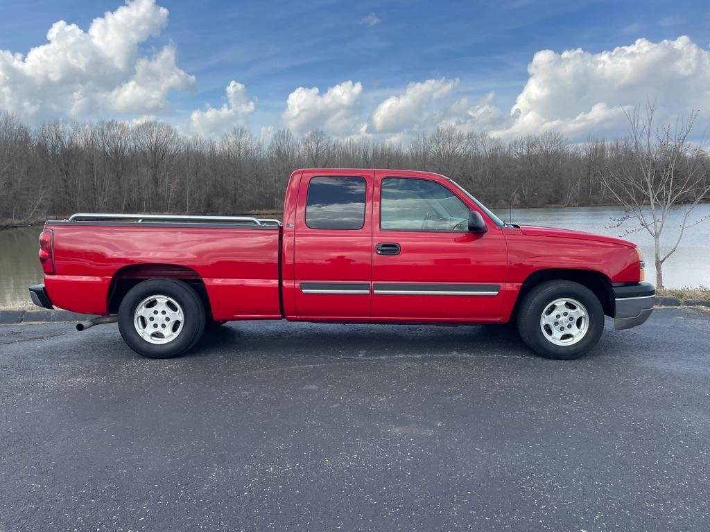 Chevrolet Silverado 1500 Ext Cab 143.5" WB LS 2003