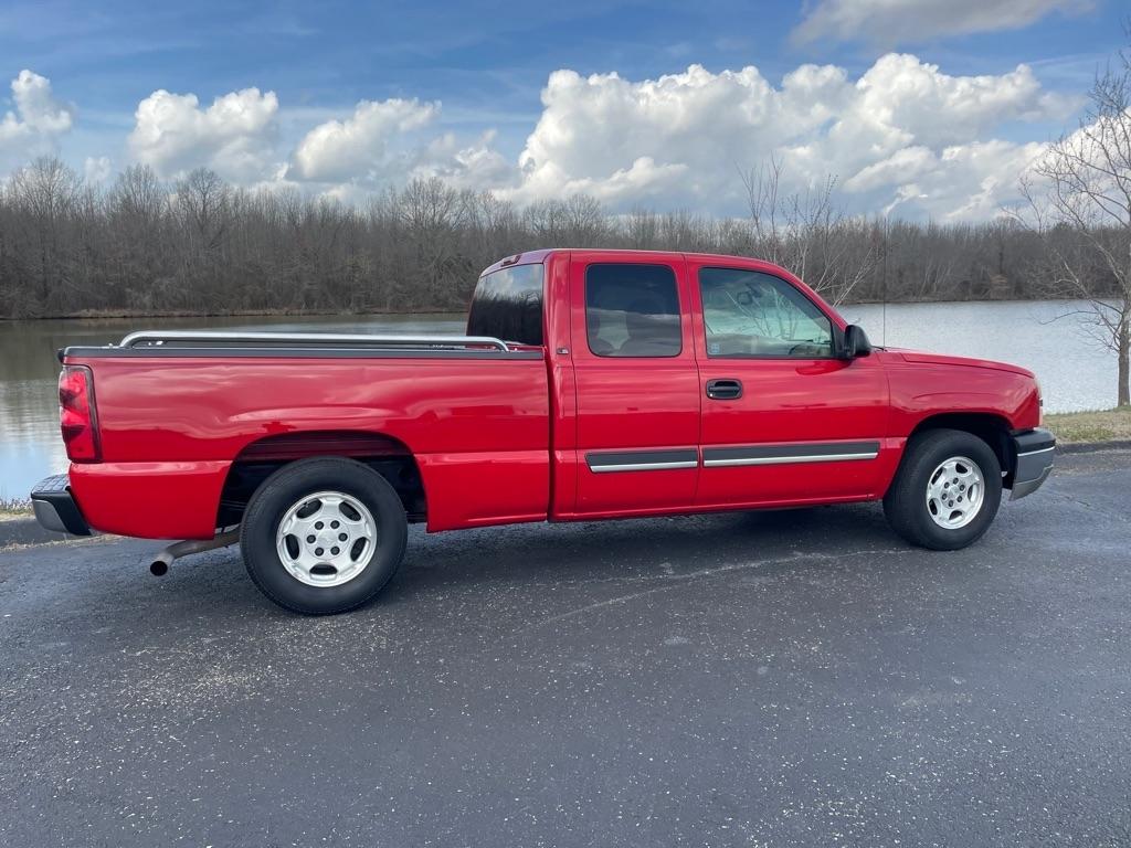 Chevrolet Silverado 1500 Ext Cab 143.5" WB LS 2003