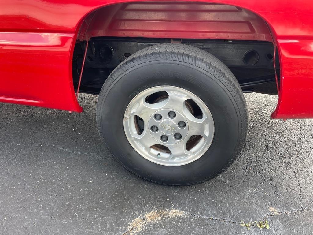 Chevrolet Silverado 1500 Ext Cab 143.5" WB LS 2003