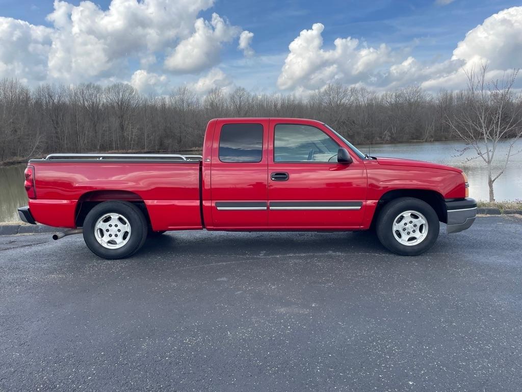 Chevrolet Silverado 1500 Ext Cab 143.5" WB LS 2003