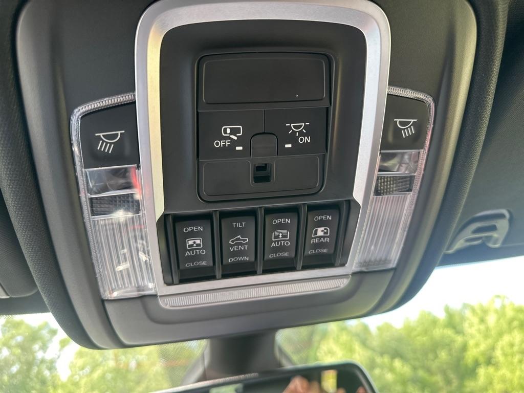 RAM 1500 Rebel 4x4 Crew Cab 5'7" Box 2019