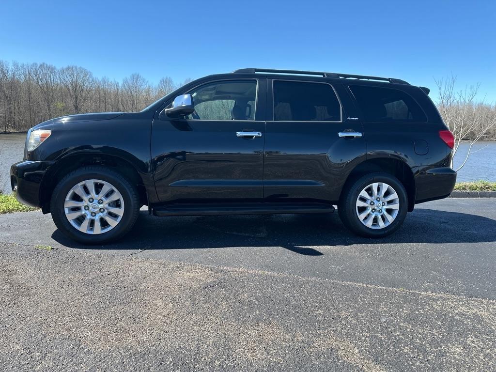 Toyota Sequoia RWD 5.7L Platinum (Natl) 2016