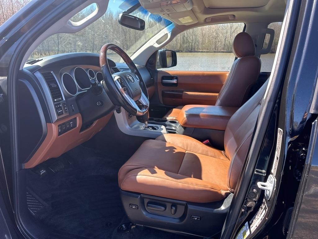 Toyota Sequoia RWD 5.7L Platinum (Natl) 2016