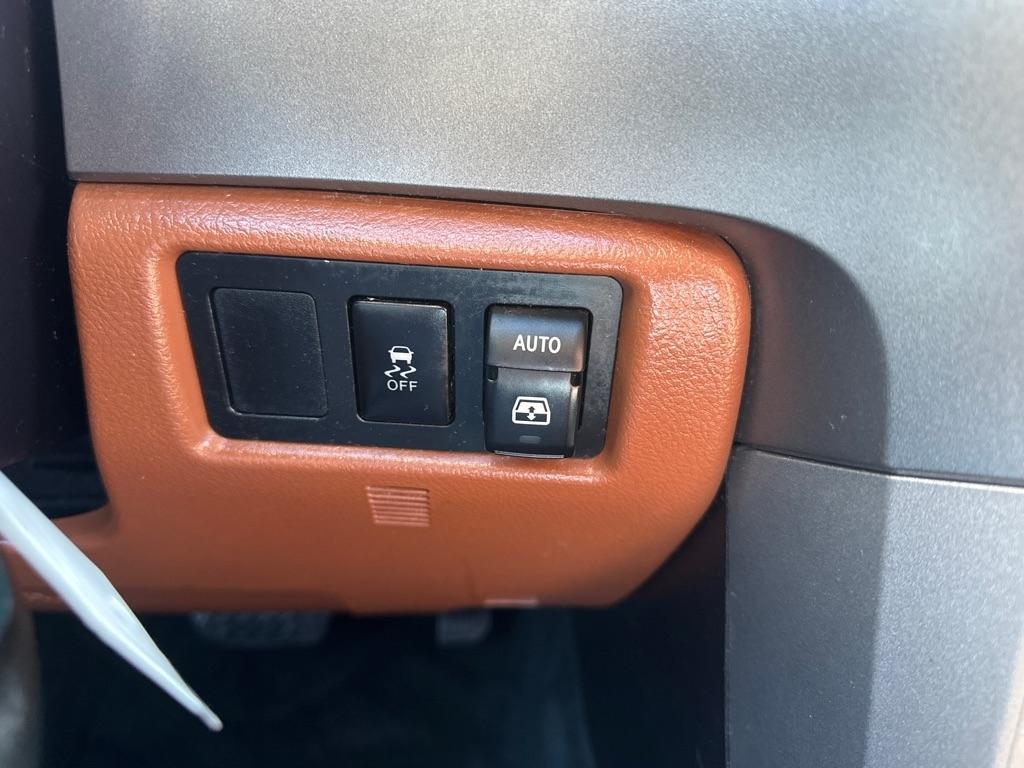 Toyota Sequoia RWD 5.7L Platinum (Natl) 2016