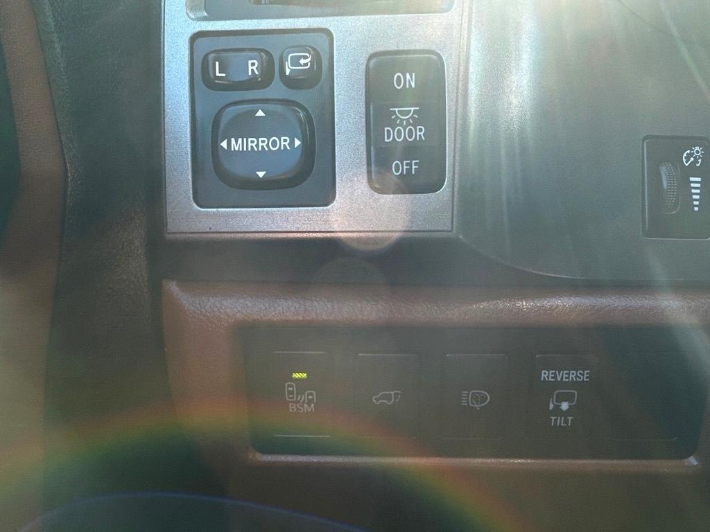 Toyota Sequoia RWD 5.7L Platinum (Natl) 2016