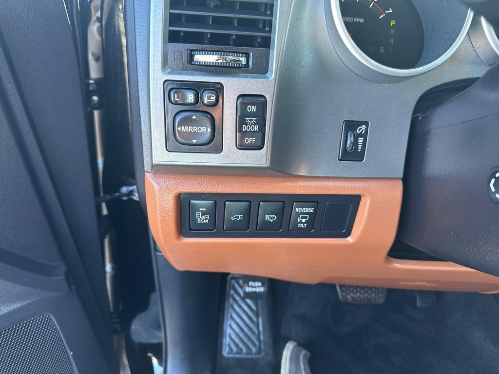 Toyota Sequoia RWD 5.7L Platinum (Natl) 2016