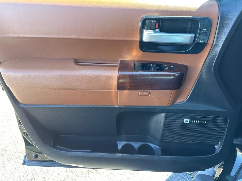 Toyota Sequoia RWD 5.7L Platinum (Natl) 2016