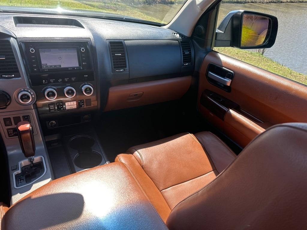 Toyota Sequoia RWD 5.7L Platinum (Natl) 2016