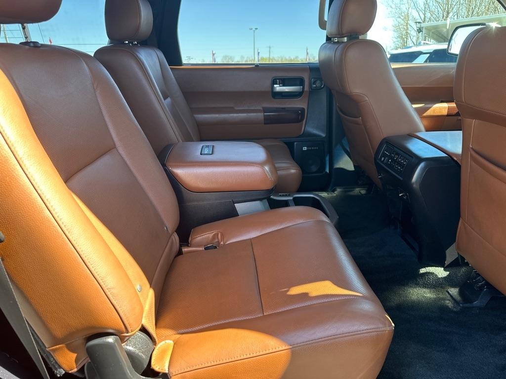 Toyota Sequoia RWD 5.7L Platinum (Natl) 2016