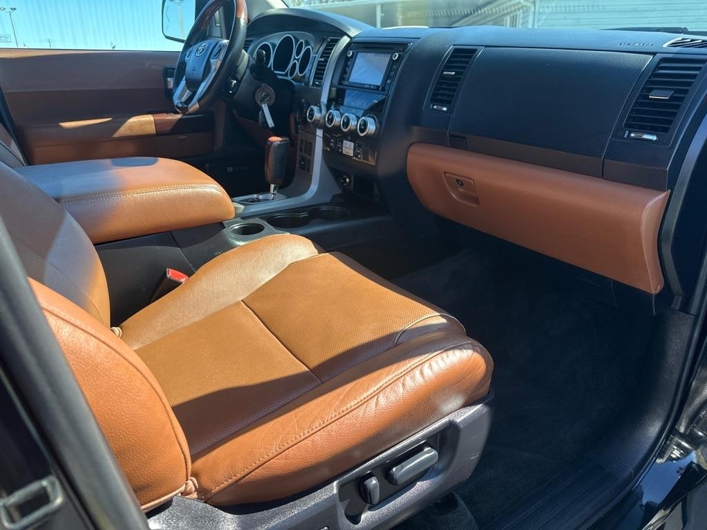 Toyota Sequoia RWD 5.7L Platinum (Natl) 2016