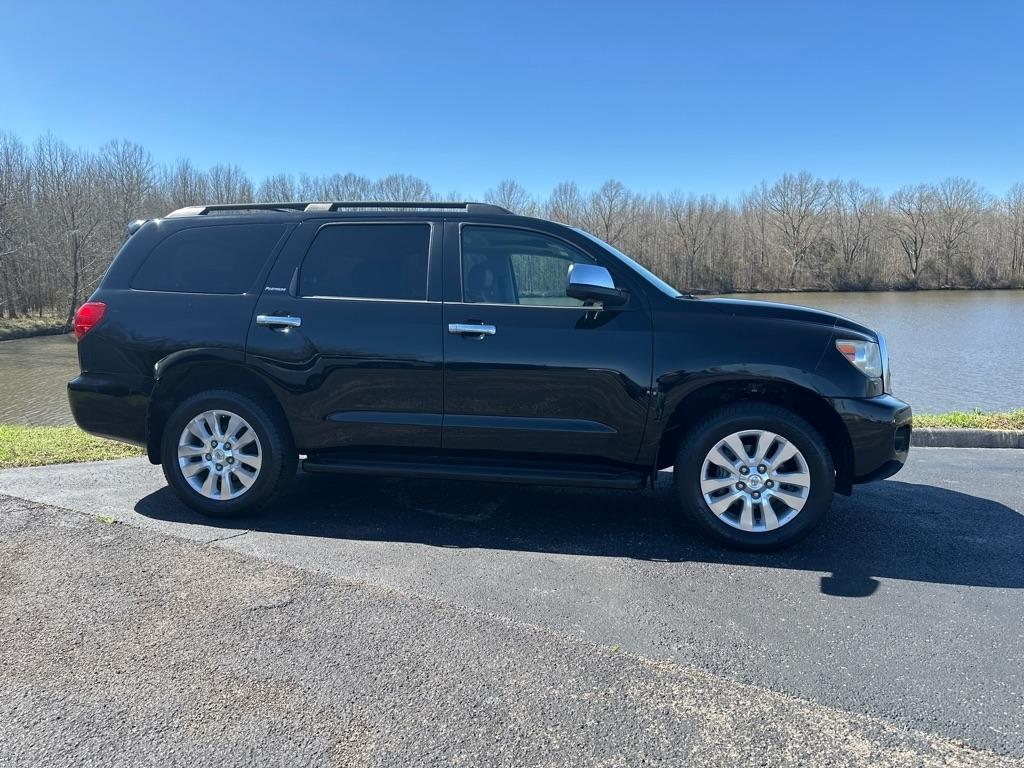 Toyota Sequoia RWD 5.7L Platinum (Natl) 2016