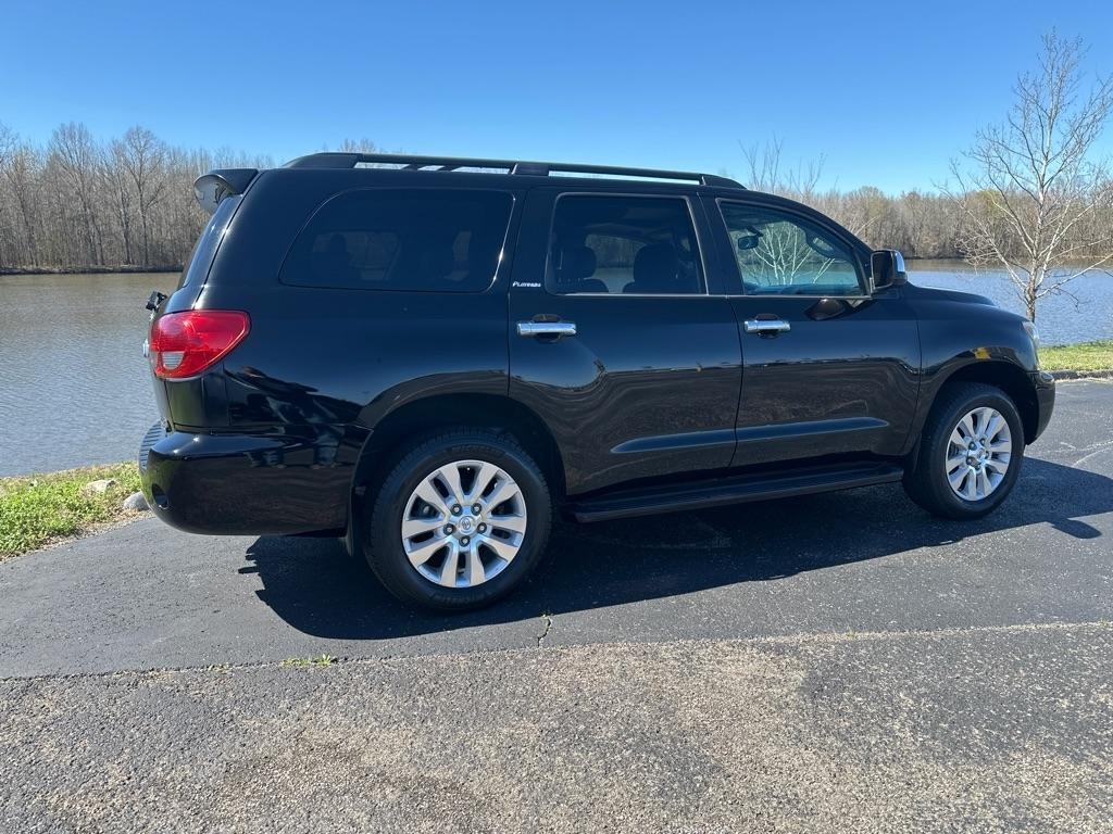 Toyota Sequoia RWD 5.7L Platinum (Natl) 2016