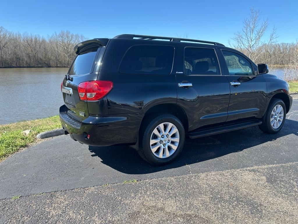 Toyota Sequoia RWD 5.7L Platinum (Natl) 2016