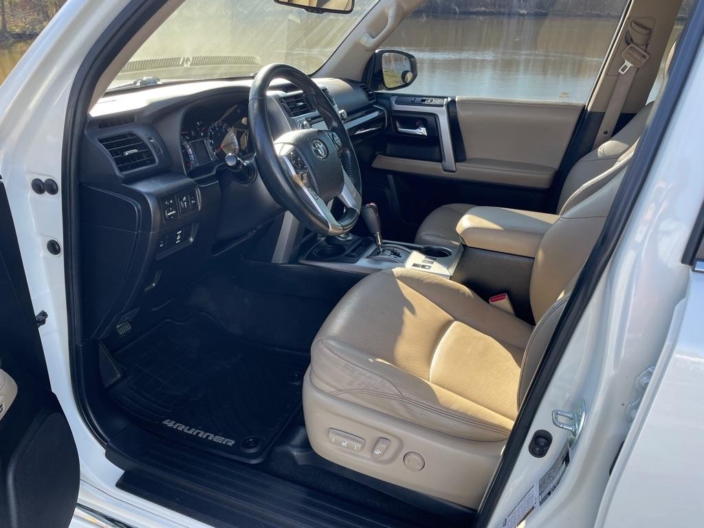 Toyota 4Runner TRD Off Road Premium 4WD (Natl) 2019