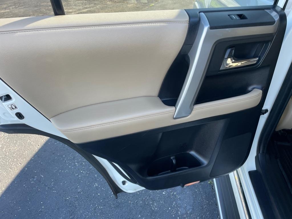 Toyota 4Runner TRD Off Road Premium 4WD (Natl) 2019