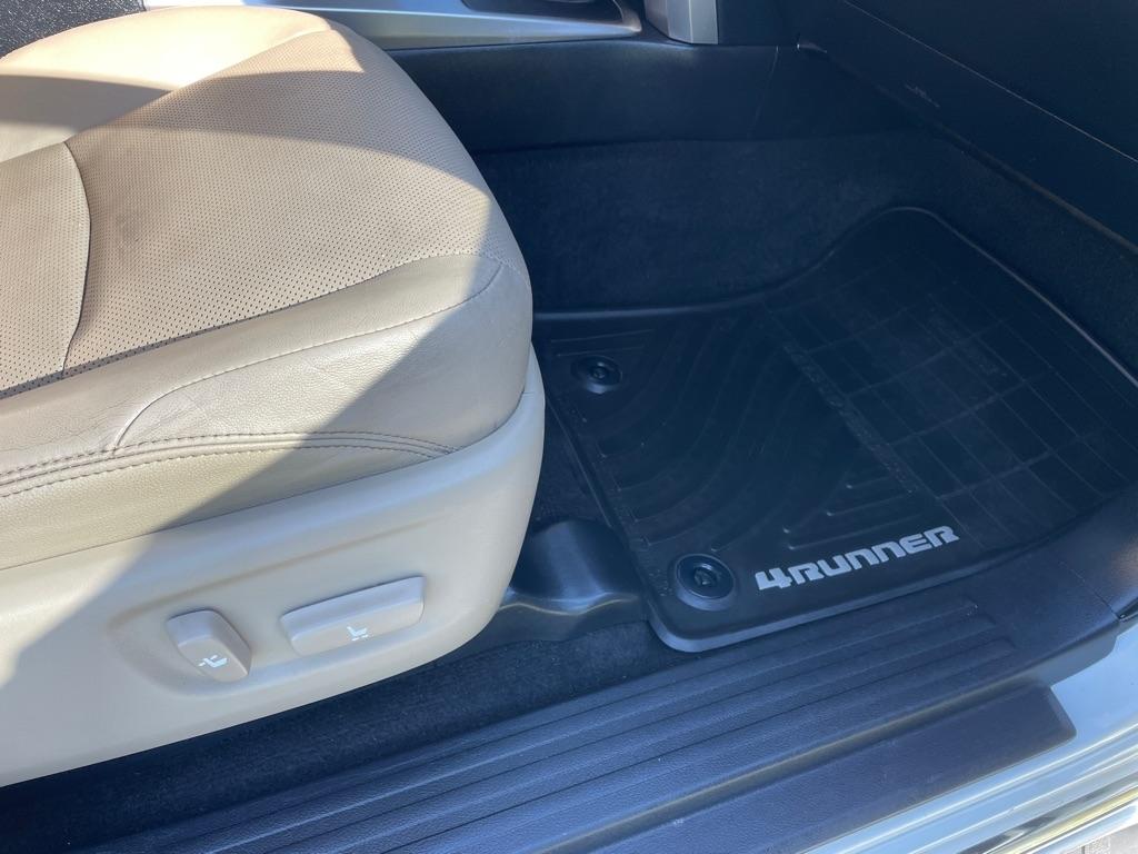 Toyota 4Runner TRD Off Road Premium 4WD (Natl) 2019