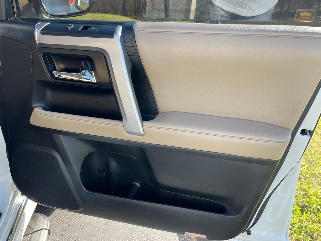 Toyota 4Runner TRD Off Road Premium 4WD (Natl) 2019