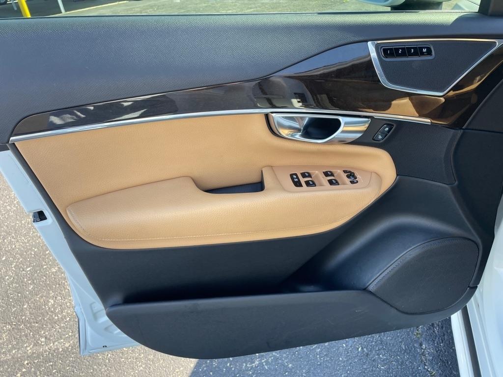 Volvo XC90 T6 AWD Momentum 2019