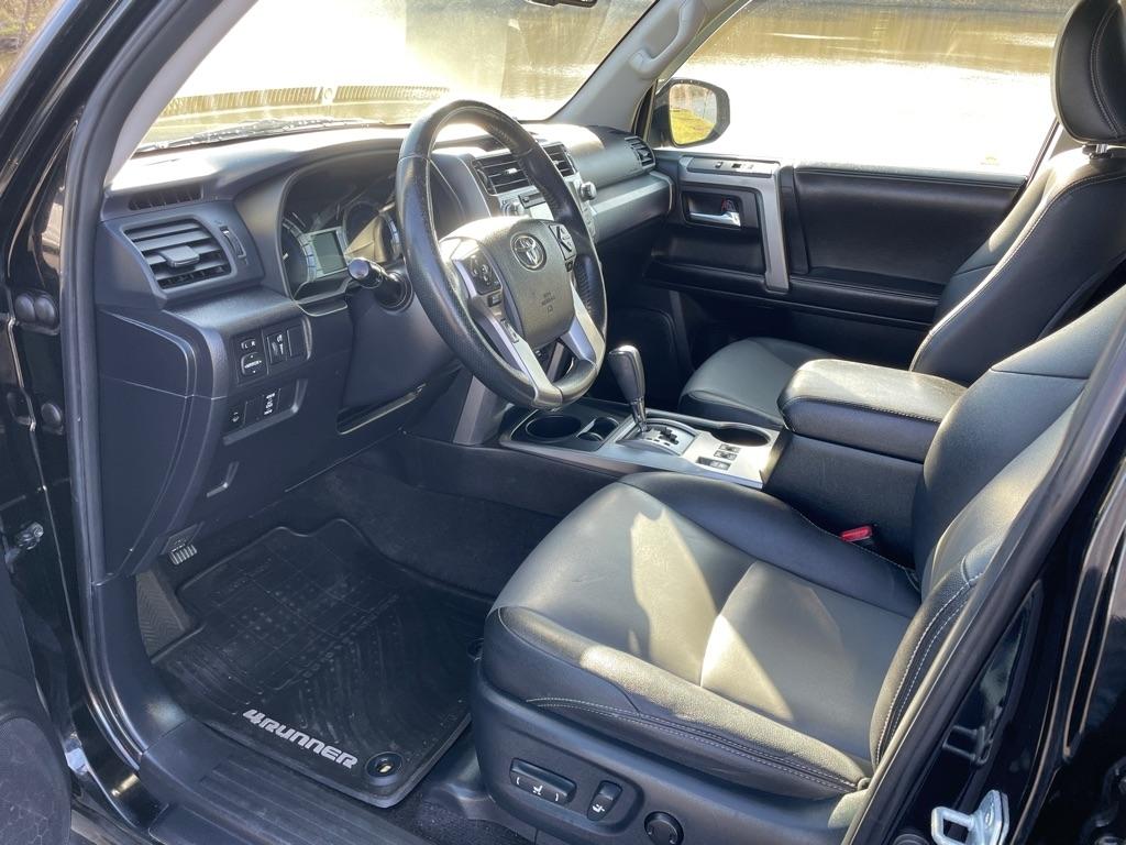 Toyota 4Runner RWD 4dr V6 SR5 Premium (Natl) 2014