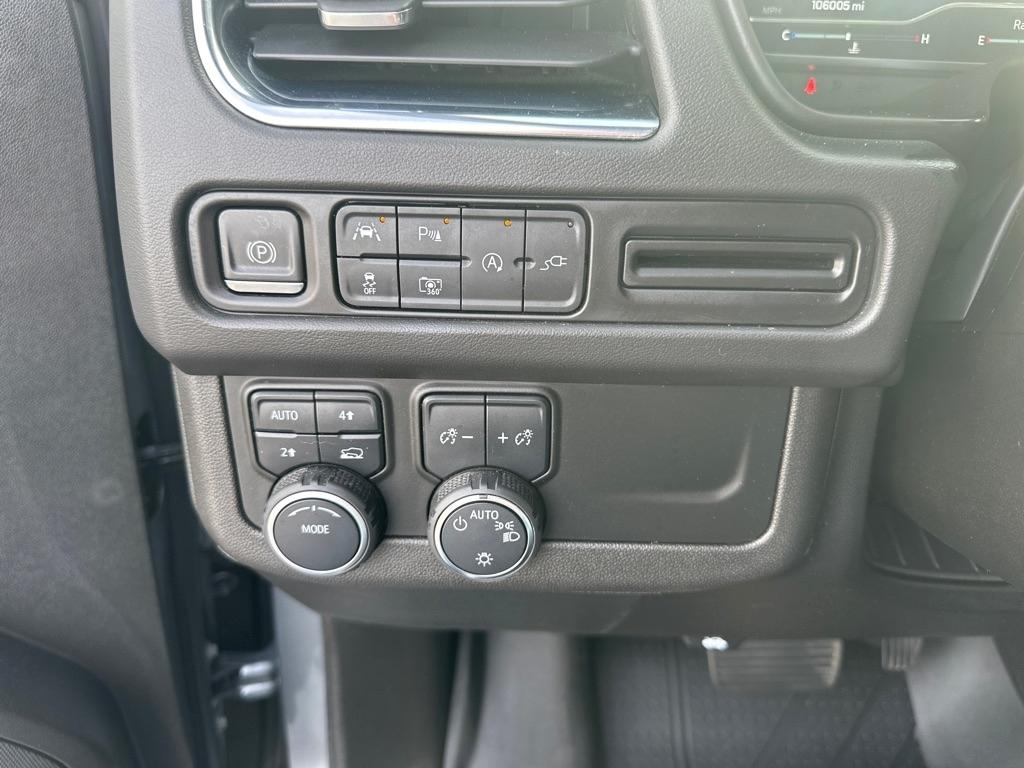 Chevrolet Tahoe 4WD 4dr RST 2022