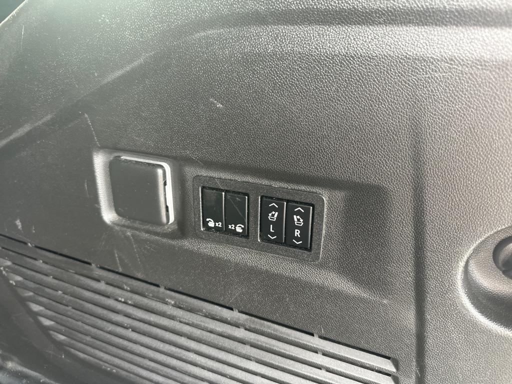 Chevrolet Tahoe 4WD 4dr RST 2022