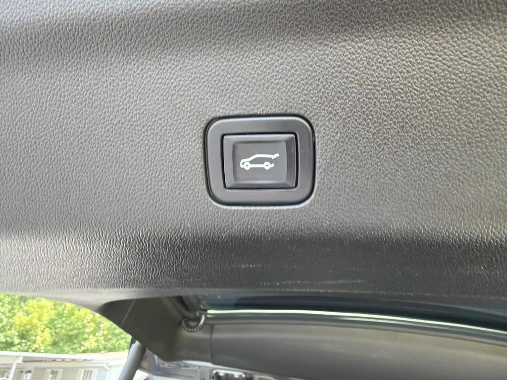 Chevrolet Tahoe 4WD 4dr RST 2022