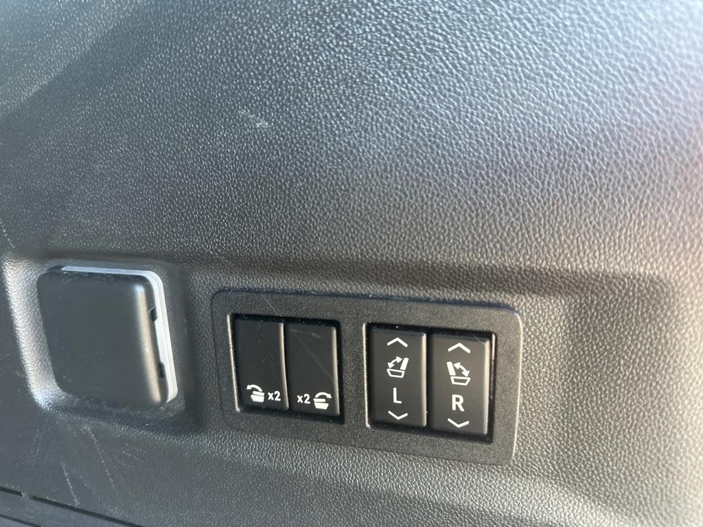 Chevrolet Tahoe 4WD 4dr RST 2022