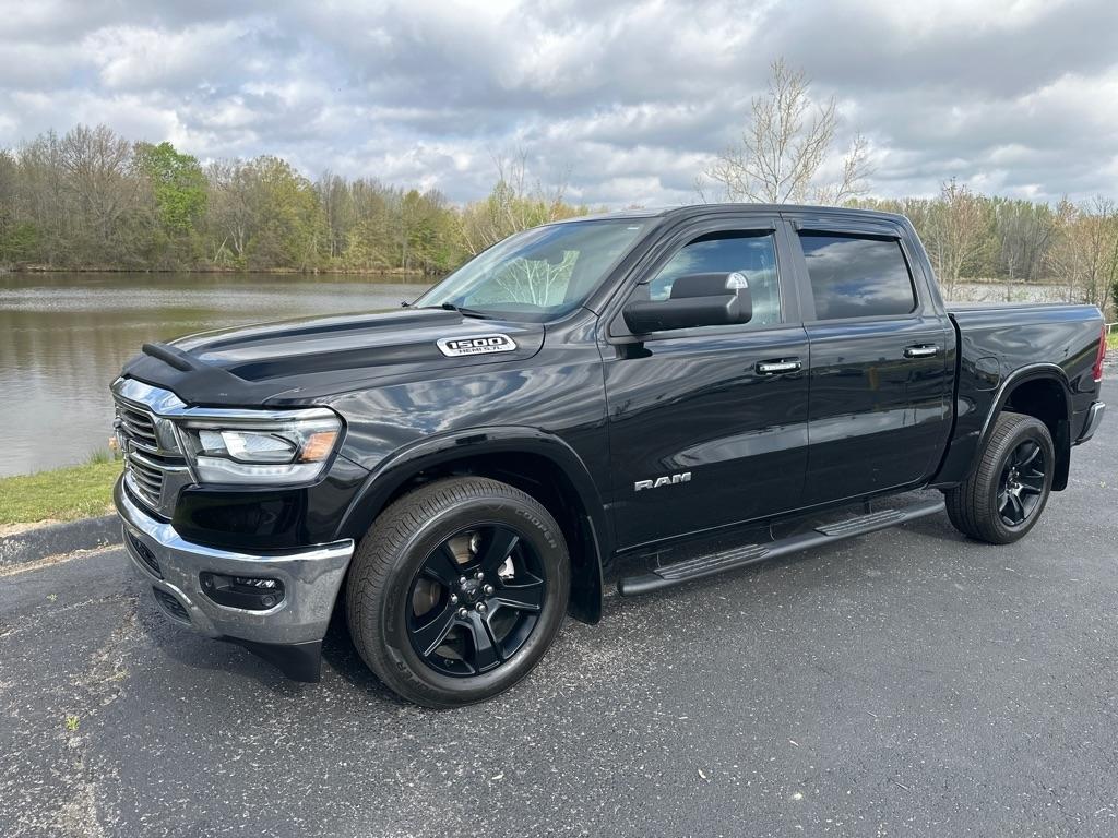 RAM 1500 Laramie 4x4 Crew Cab 5'7" Box 2022