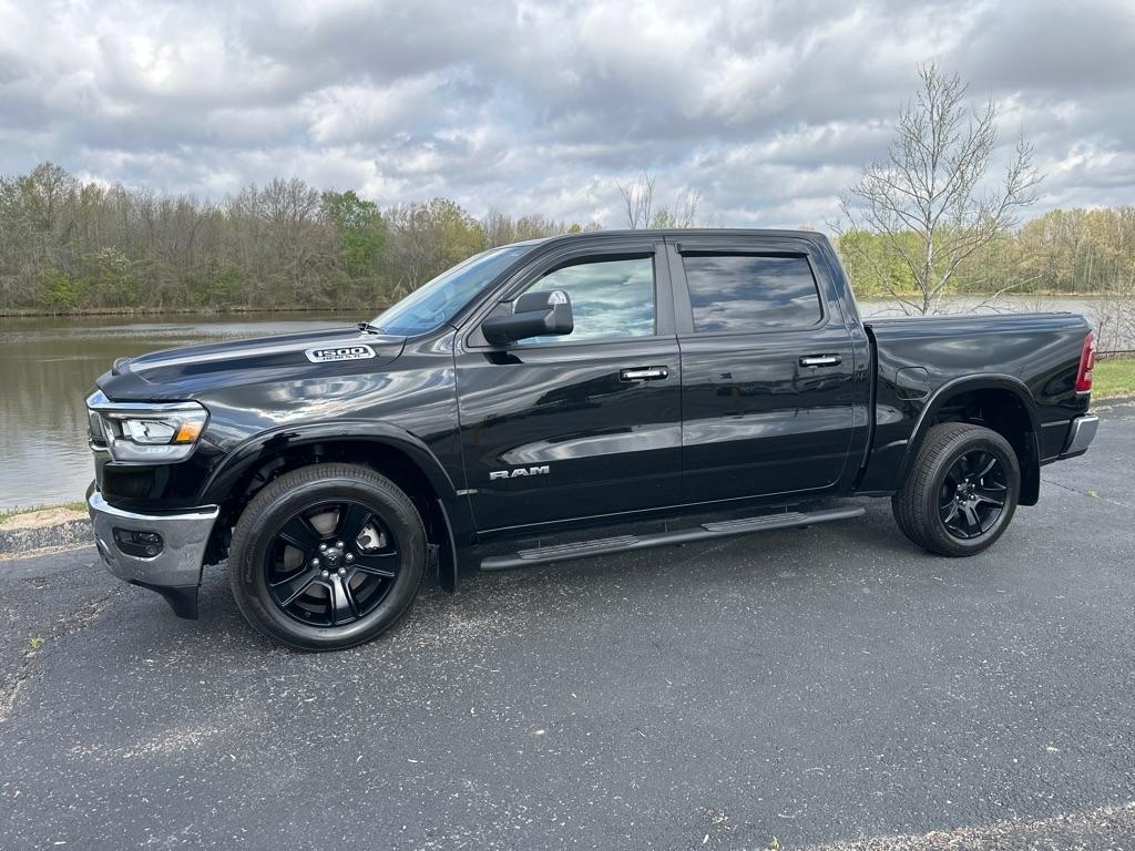 RAM 1500 Laramie 4x4 Crew Cab 5'7" Box 2022