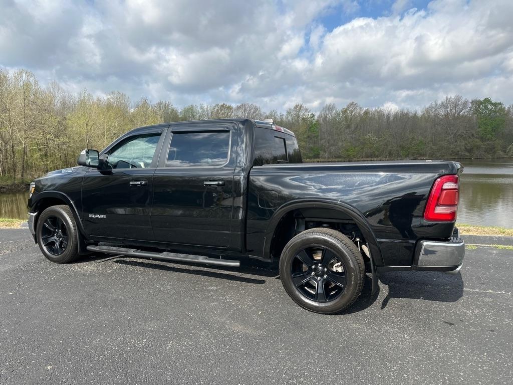 RAM 1500 Laramie 4x4 Crew Cab 5'7" Box 2022