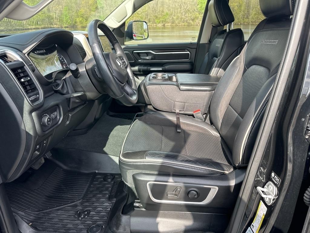 RAM 1500 Laramie 4x4 Crew Cab 5'7" Box 2022