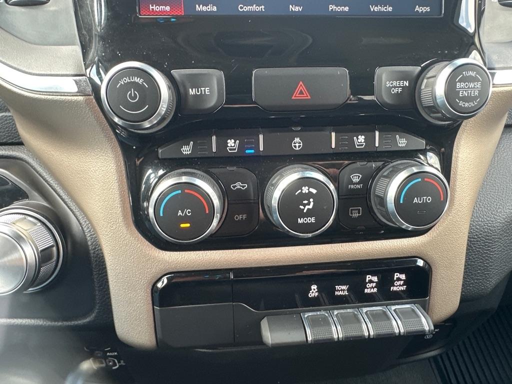 RAM 1500 Laramie 4x4 Crew Cab 5'7" Box 2022