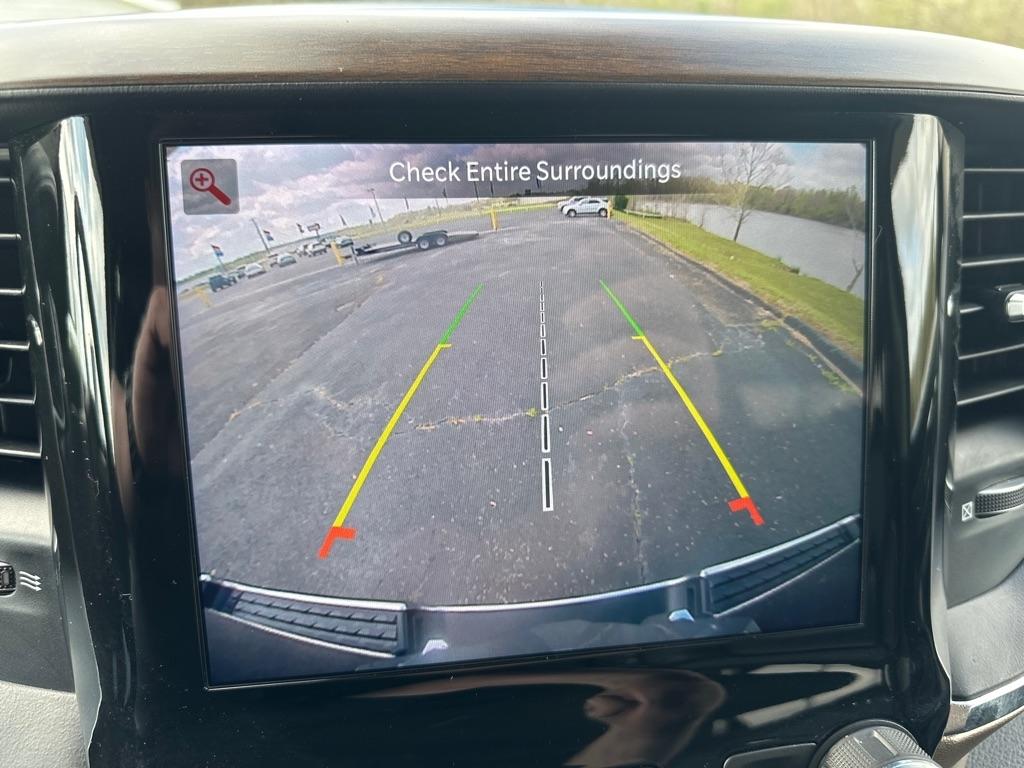 RAM 1500 Laramie 4x4 Crew Cab 5'7" Box 2022