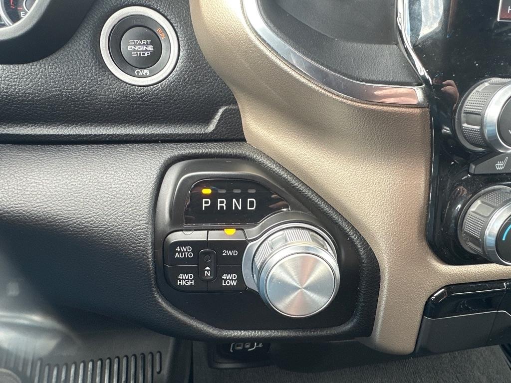 RAM 1500 Laramie 4x4 Crew Cab 5'7" Box 2022