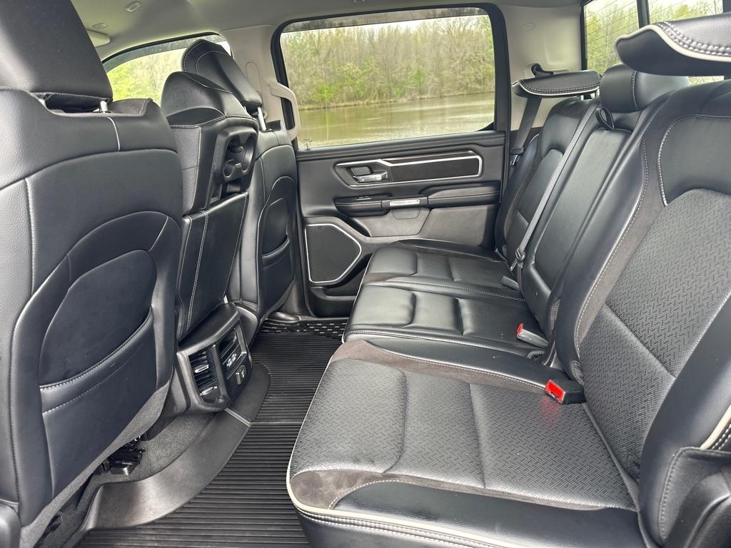 RAM 1500 Laramie 4x4 Crew Cab 5'7" Box 2022