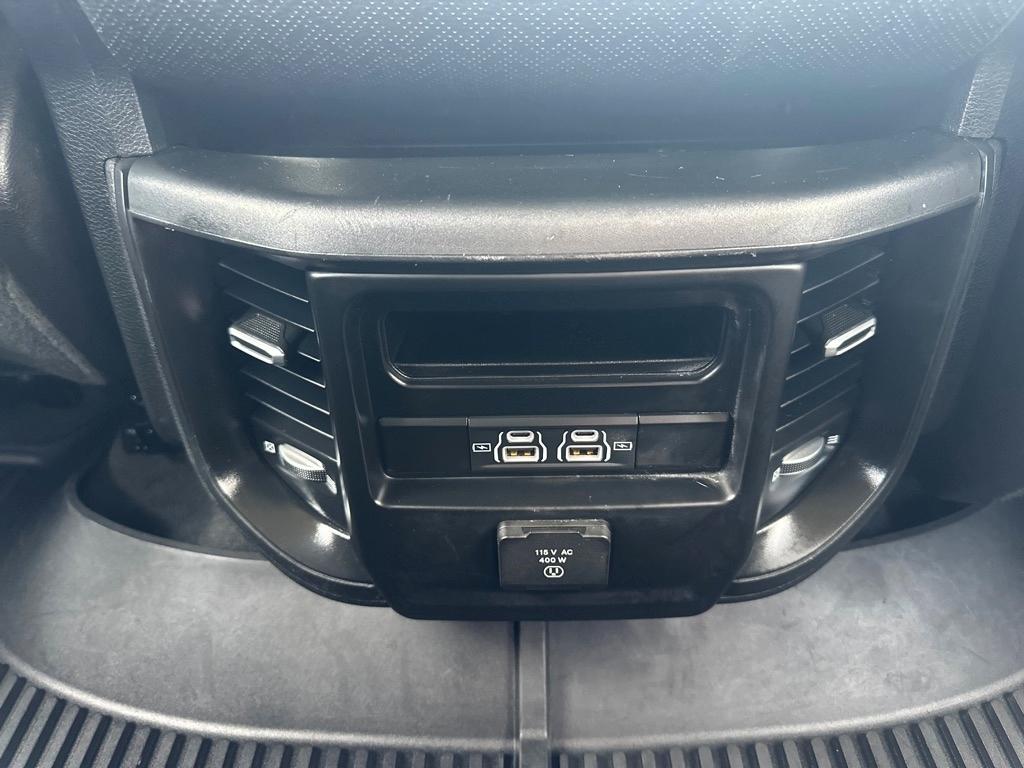 RAM 1500 Laramie 4x4 Crew Cab 5'7" Box 2022