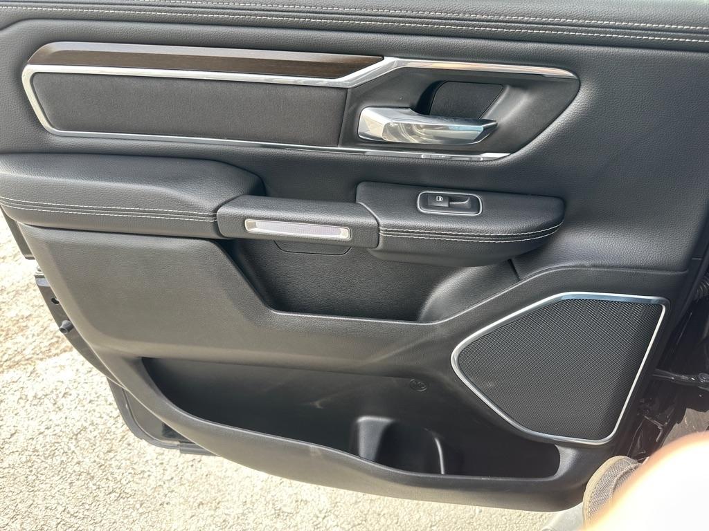 RAM 1500 Laramie 4x4 Crew Cab 5'7" Box 2022