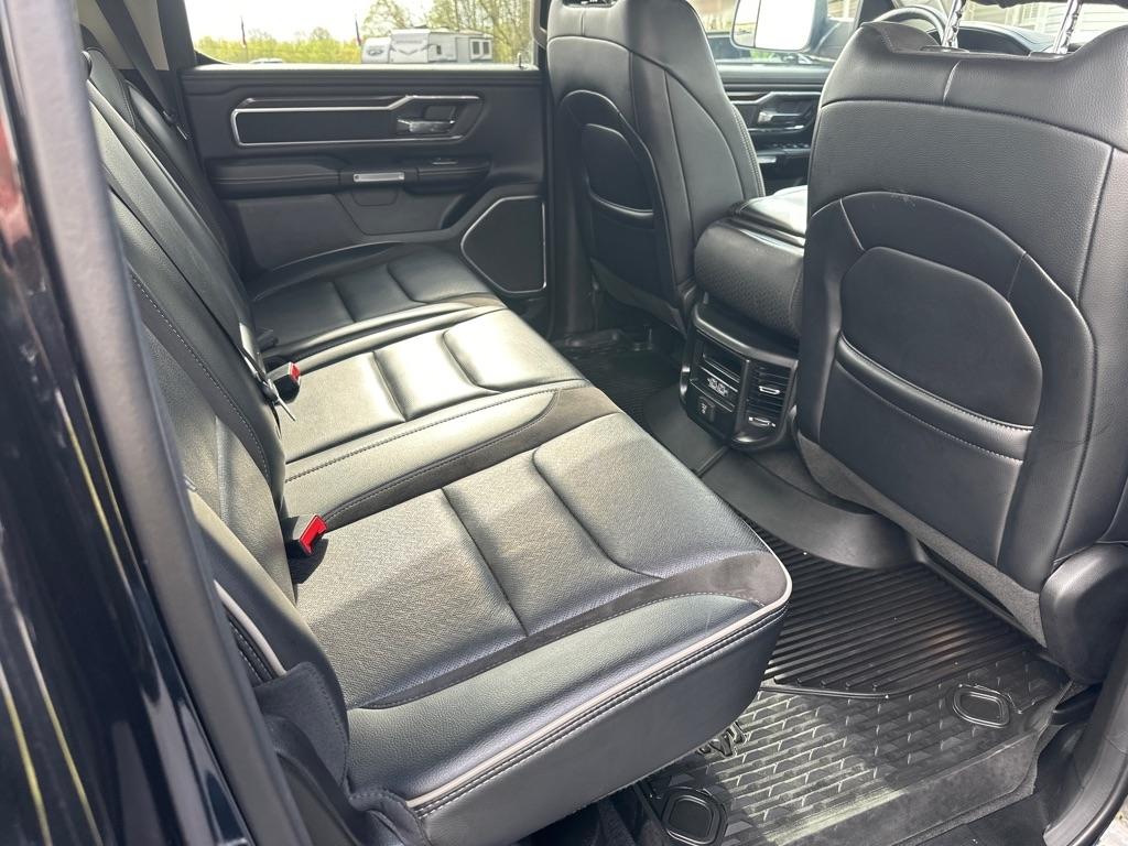 RAM 1500 Laramie 4x4 Crew Cab 5'7" Box 2022