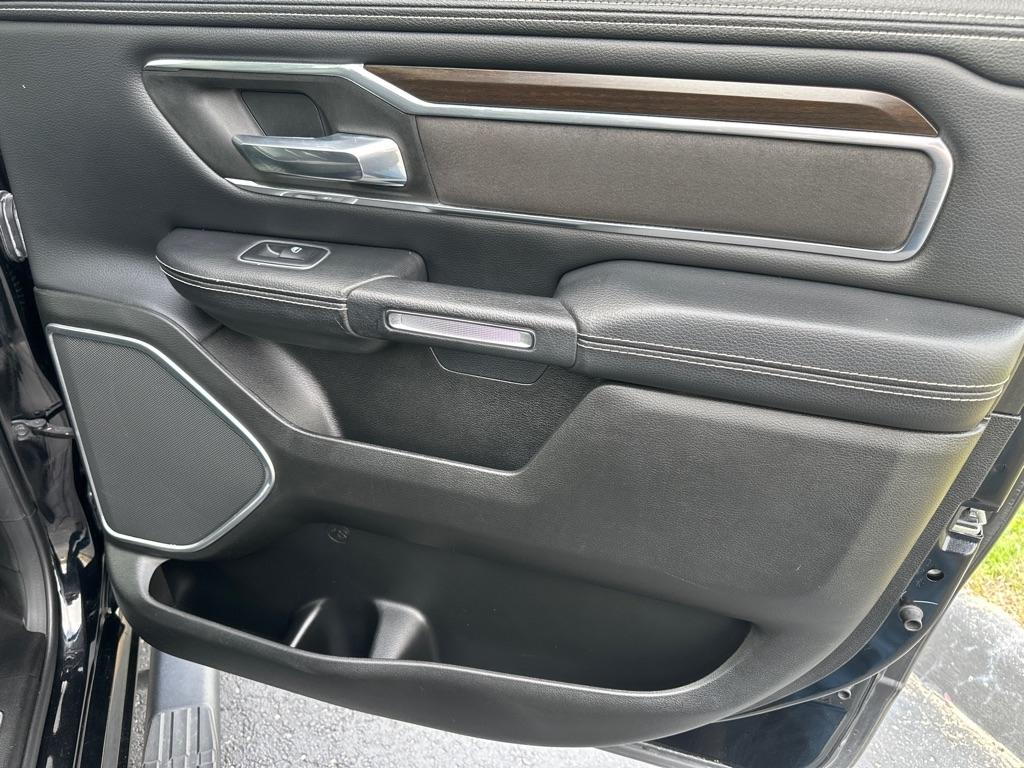 RAM 1500 Laramie 4x4 Crew Cab 5'7" Box 2022