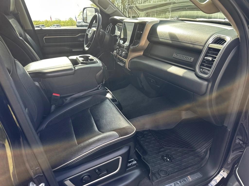 RAM 1500 Laramie 4x4 Crew Cab 5'7" Box 2022