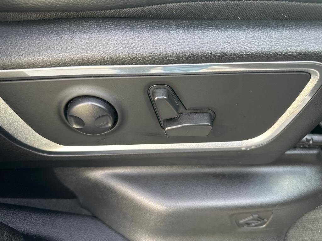 RAM 1500 Laramie 4x4 Crew Cab 5'7" Box 2022