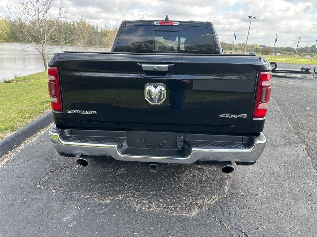 RAM 1500 Laramie 4x4 Crew Cab 5'7" Box 2022