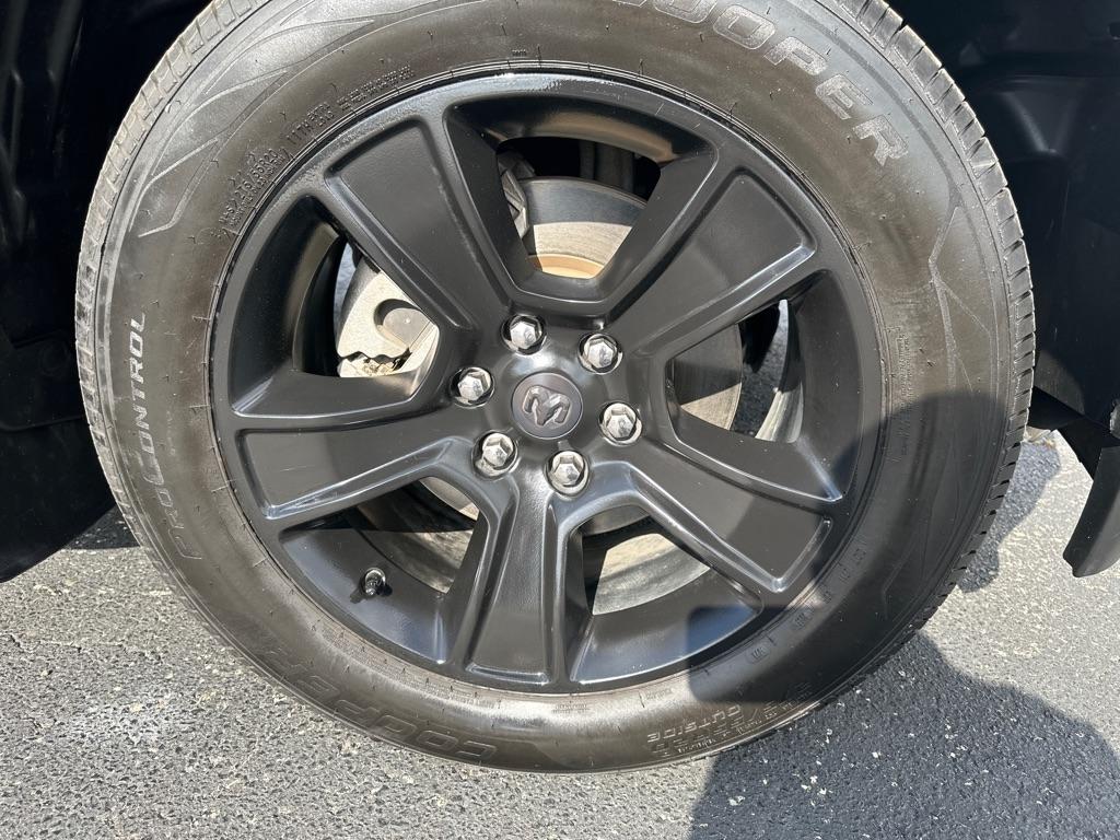 RAM 1500 Laramie 4x4 Crew Cab 5'7" Box 2022