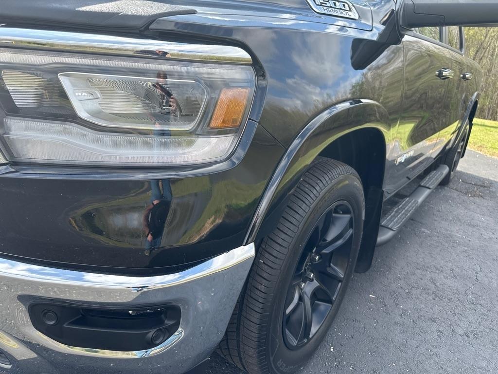 RAM 1500 Laramie 4x4 Crew Cab 5'7" Box 2022