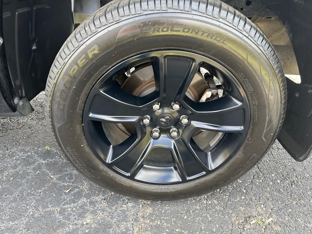 RAM 1500 Laramie 4x4 Crew Cab 5'7" Box 2022