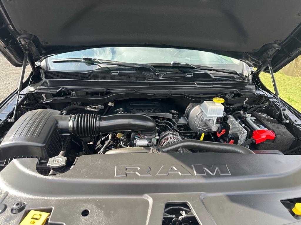 RAM 1500 Laramie 4x4 Crew Cab 5'7" Box 2022