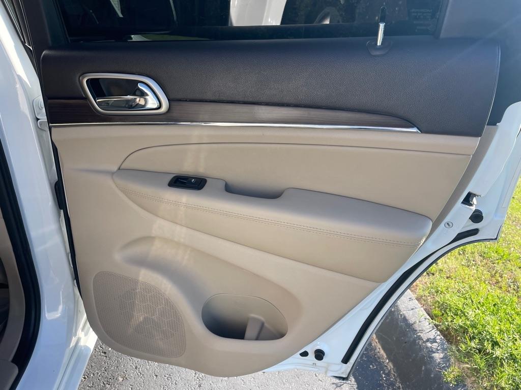 Jeep Grand Cherokee RWD 4dr Overland 2015