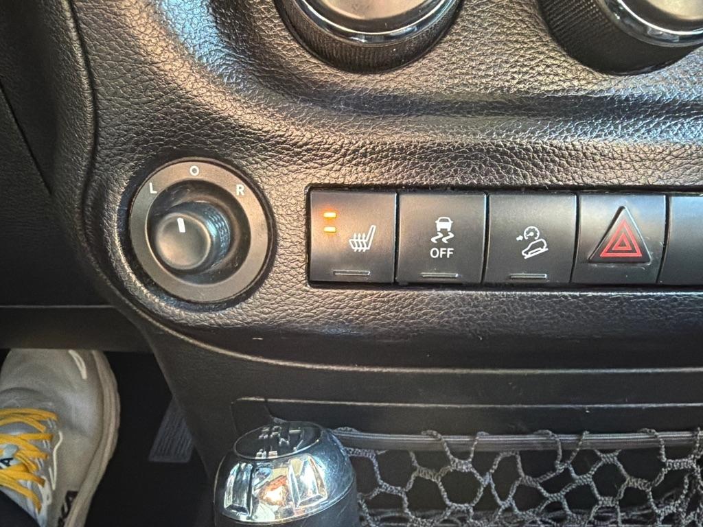 Jeep Wrangler Unlimited 4WD 4dr Sahara 2015
